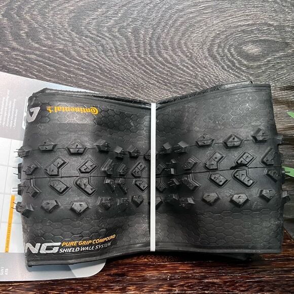 Continental Mountain King ShieldWall TR 27.5" Tires - Width: 2.3", Tubeless. New - Picture 10 of 10